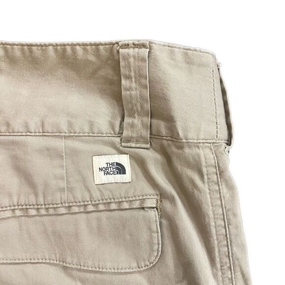 North Face size 4 women’s khaki Bermuda shorts - Picture 4 of 7